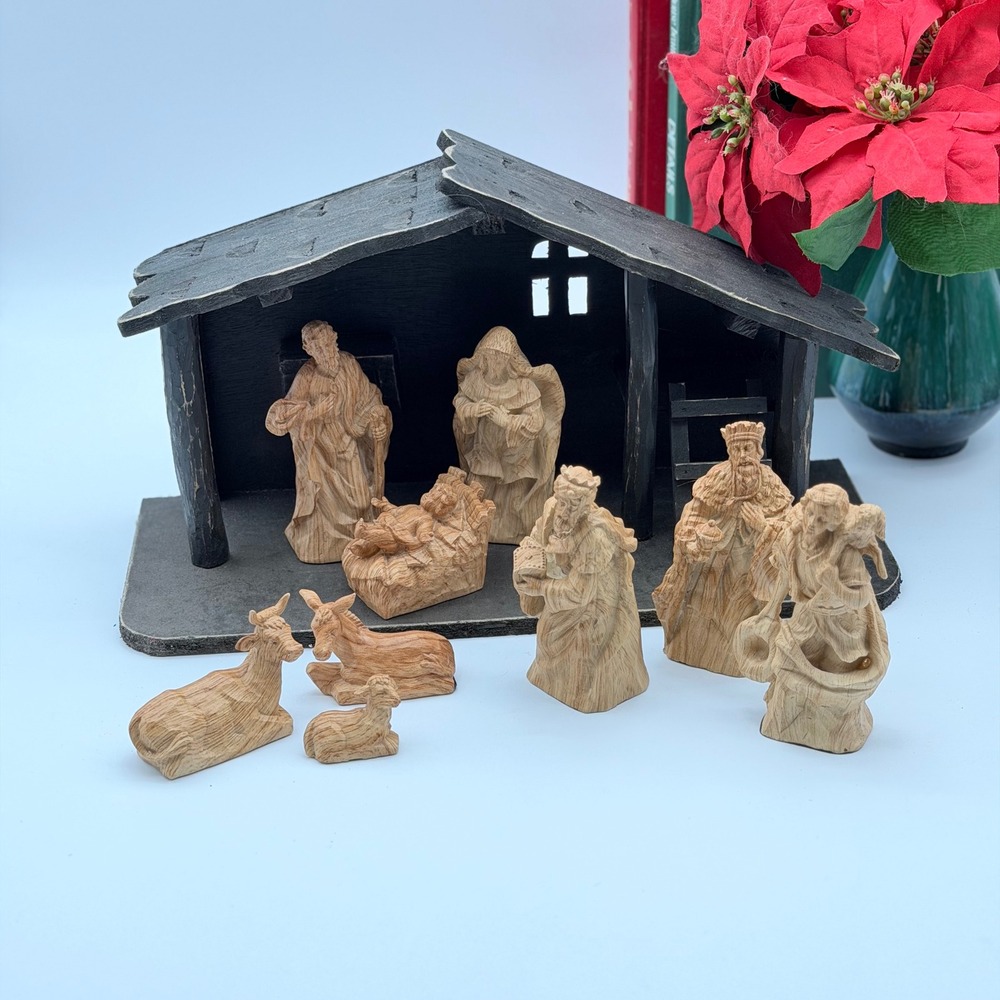 Vintage Wood Grain Resin Nativity Set with Rustic Wooden Manger Creche 10pc